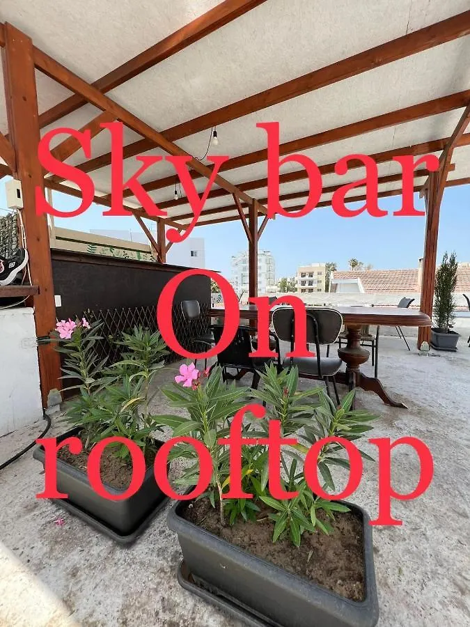 Past Or Tail Hostel Larnaca